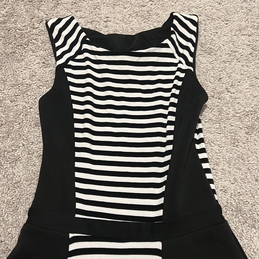 Dress - Picture 2 of 3